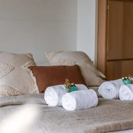 Huswell - Modern And Bright In Centre Of アパート クノック・ヘイスト