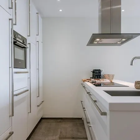 Huswell - Modern And Bright In Centre Of Apartment *