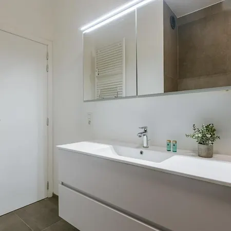 Huswell - Modern And Bright In Centre Of Appartement *