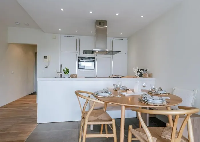 Huswell - Modern And Bright In Centre Of *