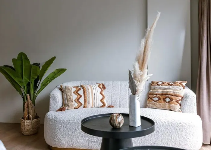 Huswell - Modern And Bright In Centre Of Appartement